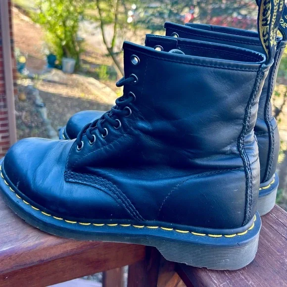 Dr. Martens 1460 Boot - Women's used good condition - Picture 3 of 7